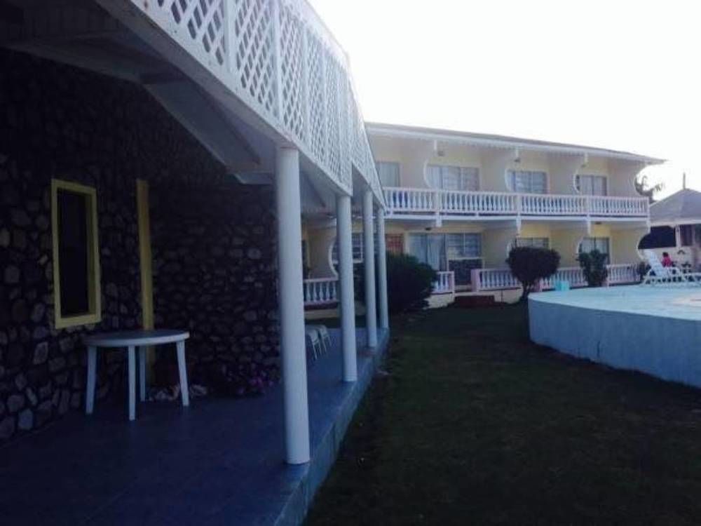 Kings Landing Hotel Clifton Bagian luar foto