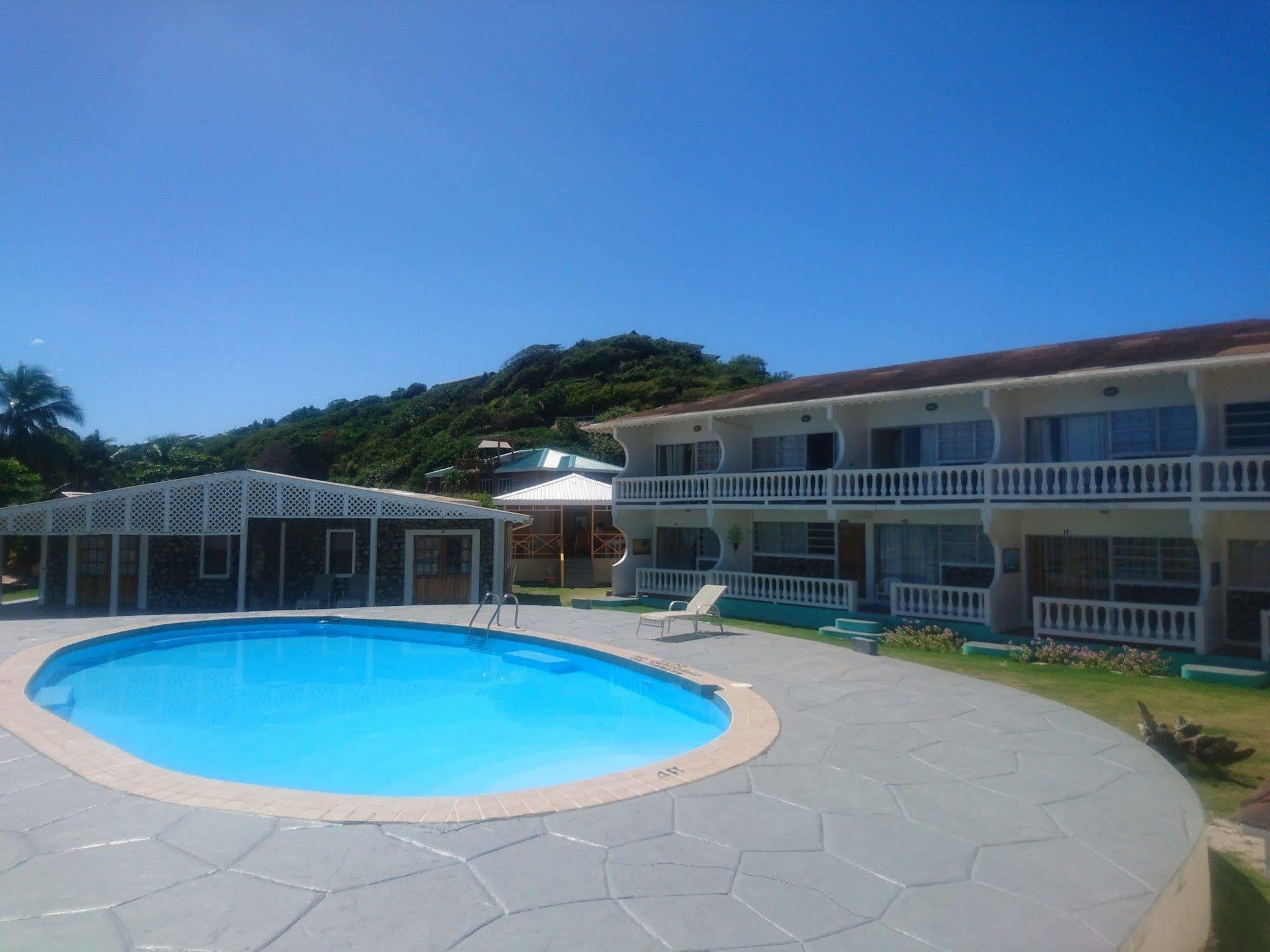 Kings Landing Hotel Clifton Bagian luar foto