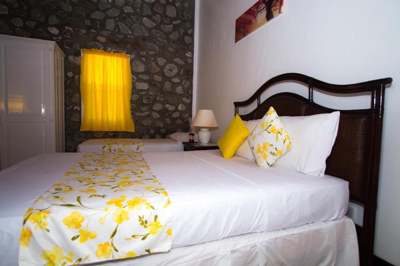 Kings Landing Hotel Clifton Bagian luar foto