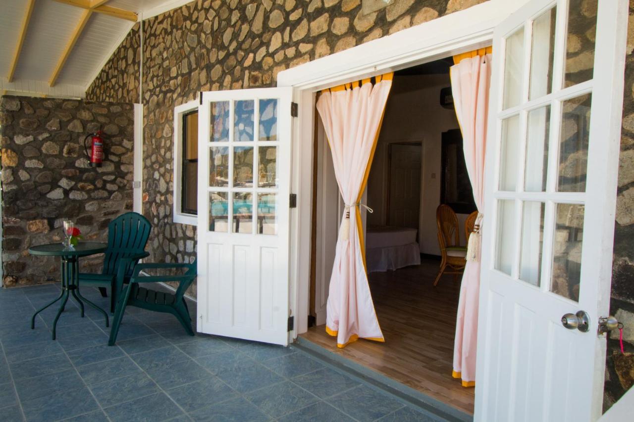 Kings Landing Hotel Clifton Bagian luar foto